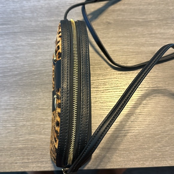 Talbots Calf Hair Leopard Print & Black Pebble Leather Crossbody Never Been Used - Picture 4 of 7